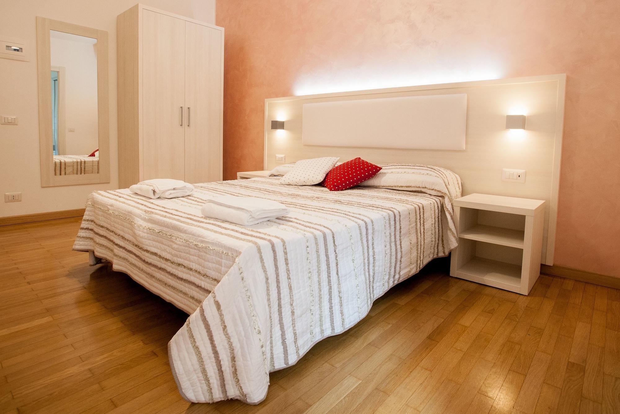 B&B Momenti Romani Luaran gambar